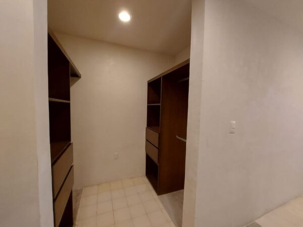 Casa en el Centro Cerca de la Ermita - Image 11