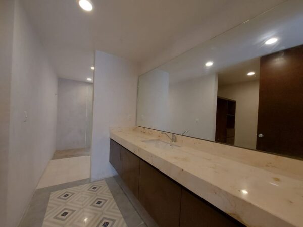 Casa en el Centro Cerca de la Ermita - Image 12